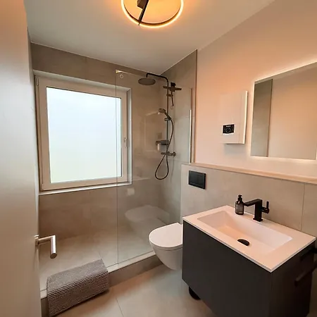 Comfort With Smart Home, Balcony, Wallbox & Bus Stop * Kempen